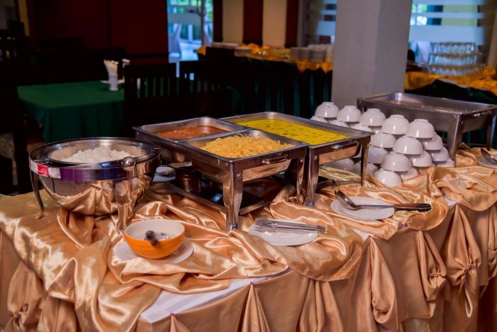 Season Palace Huahin Hotel Ча-Ам Экстерьер фото