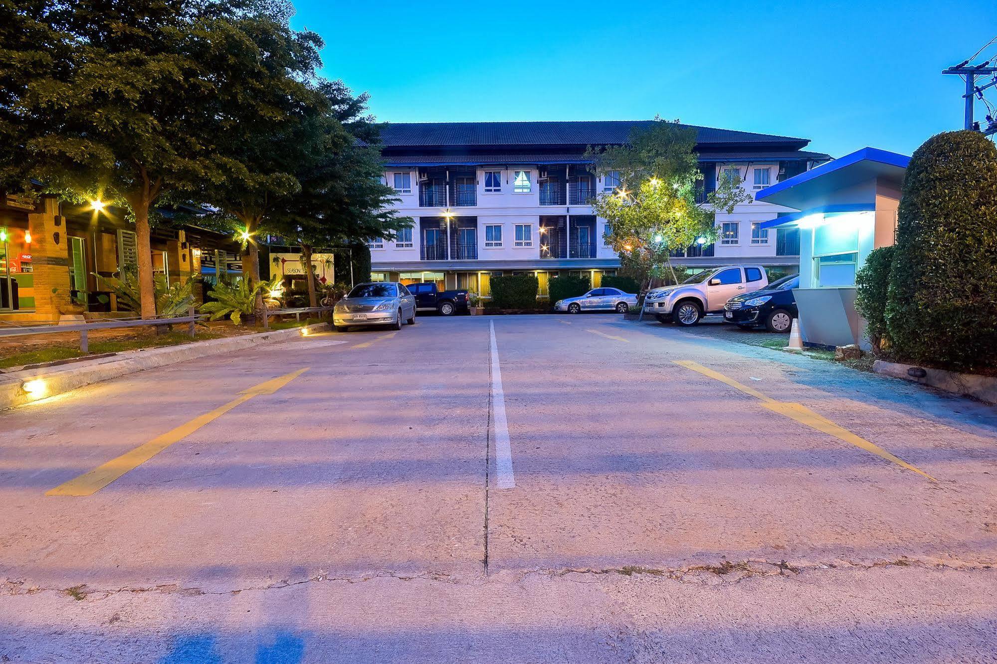 Season Palace Huahin Hotel Ча-Ам Экстерьер фото